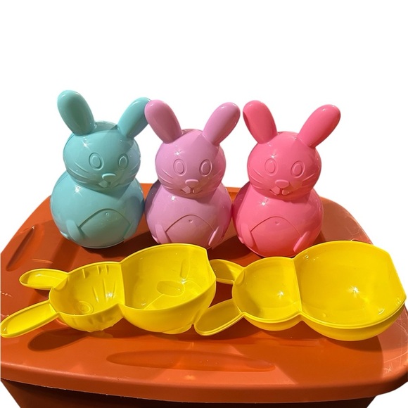 Colorful Bunny Shaped Containers snap - Picture 1 of 2